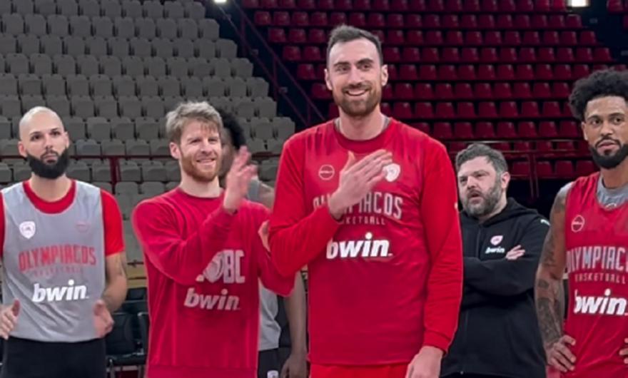 Τούρτες για τους εορτάζοντες Μιλουτίνοφ και Γουόκαπ στην προπόνηση του Ολυμπιακού