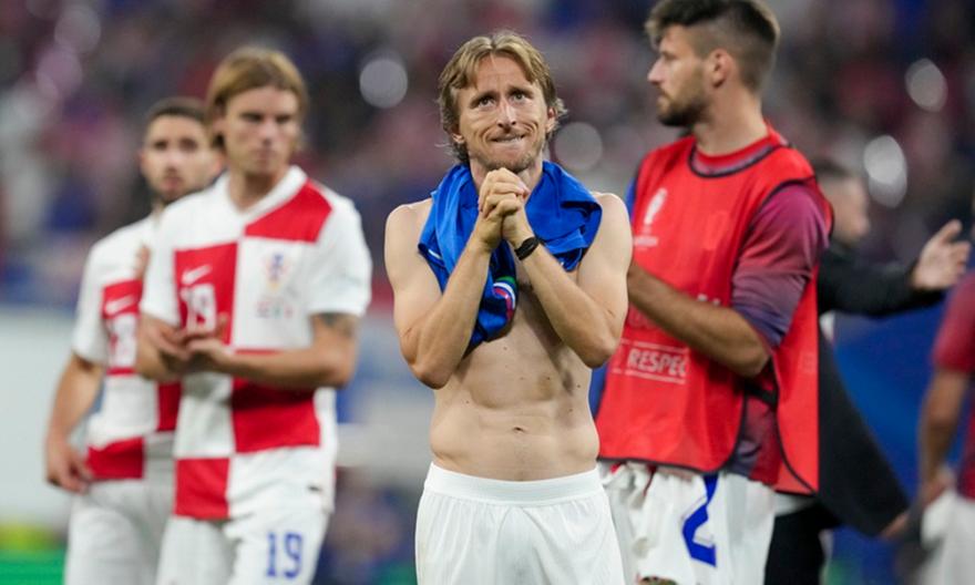 «Θέλω να το αγοράσω»: Η συγκλονιστική εξομολόγηση του Μόντριτς για τον πόλεμο, τον παππού του και το καμμένο πατρικό!