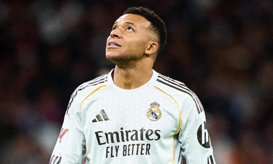 Συναγερμός στη Ρεάλ: Έξω για τρεις εβδομάδες Εμπαπέ - Χάνει το Σούπερ Καπ