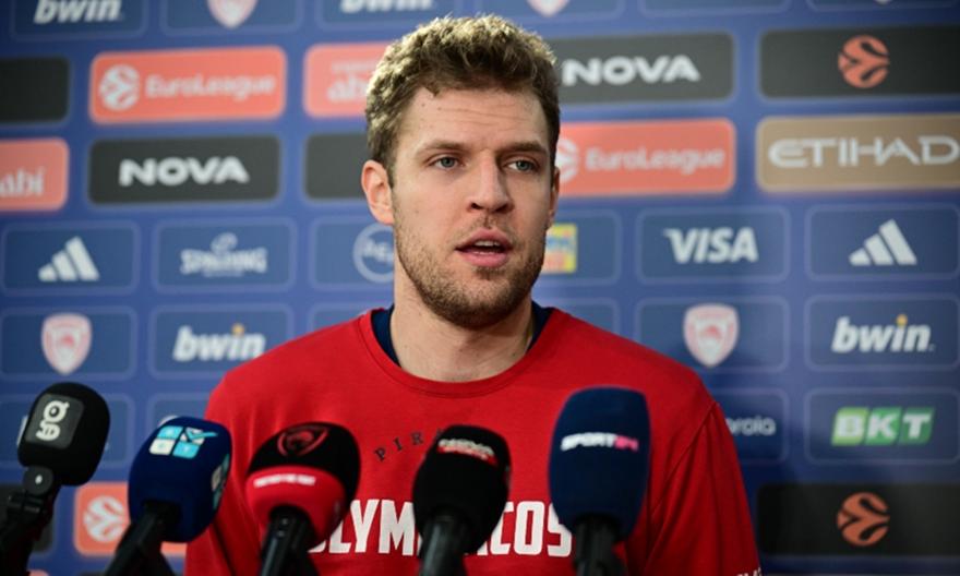 Βεζένκοφ: «Το ντέρμπι δίνει μία εβδομάδα ψυχολογία στον νικητή, ο ηττημένος το σκέφτεται λίγο παραπάνω»