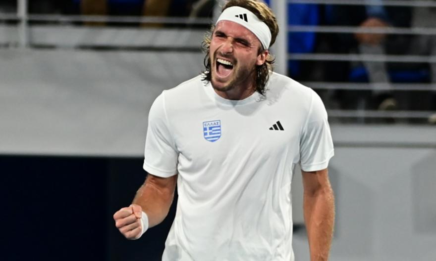 Τα κατάφερε ο Τσιτσιπάς κόντρα στον Μοτσιζούκι - Κοντά στην πρόκριση η Team Hellas