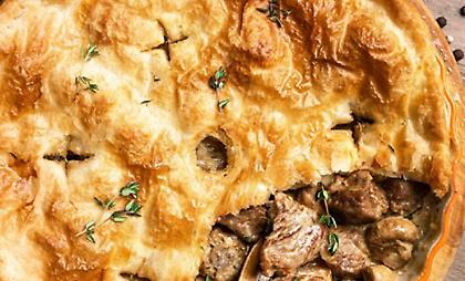 Πίτα (Pot Pie) με σφολιάτα, κρέας και λαχανικά