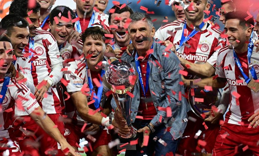 Ο Ρέτσος φώναξε τον Μεντιλίμπαρ και σήκωσαν μαζί το τρόπαιο του Betsson Super Cup!