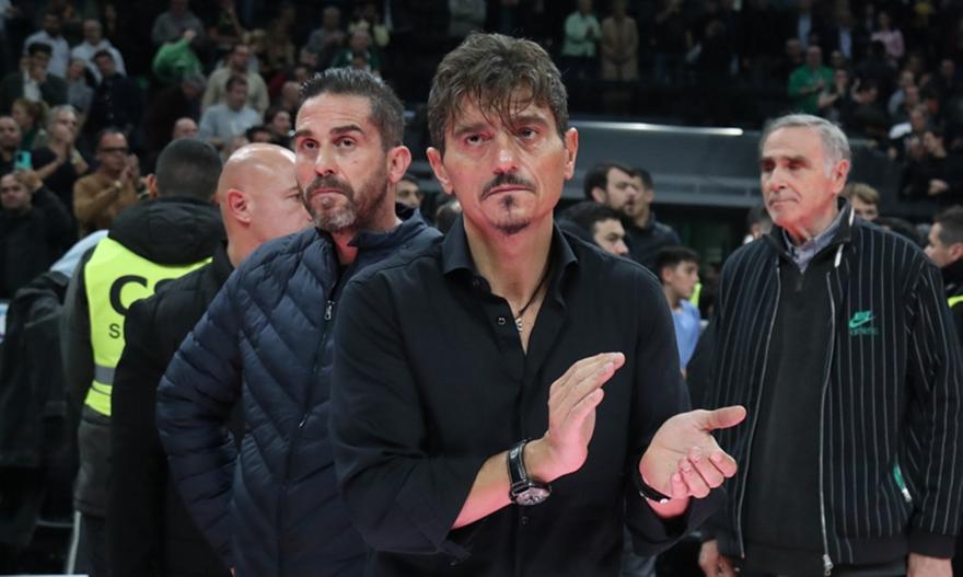 Στην προπόνηση του Παναθηναϊκού ο Δημήτρης Γιαννακόπουλος μετά την ήττα στο ντέρμπι