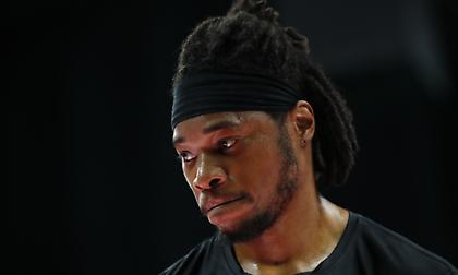 Κατέβασε όλες τις φωτογραφίες του από το instagram ο Χολμς