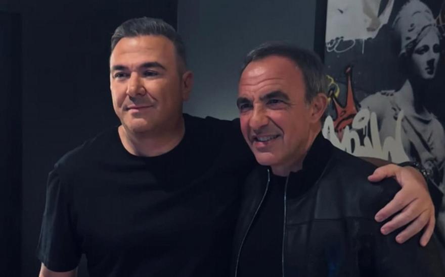 Νίκος Αλιάγας: Πέρασε Πρωτοχρονιά στον Αντώνη Ρέμο σε mood Fan και τραγούδησε μαζί του