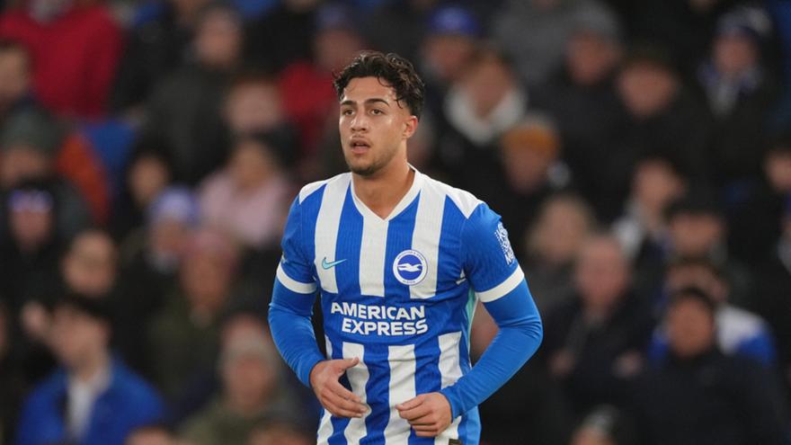 Πρώτη φορά βασικός στην Premier League ο Κωστούλας