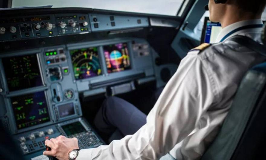 Μεθυσμένος πιλότος απομακρύνθηκε από το πιλοτήριο τελευταία στιγμή