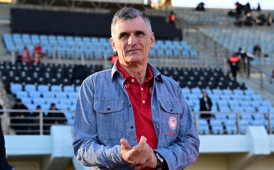 Τσανάκας: «Δεν υπάρχει βιασύνη για μεταγραφές στον Ολυμπιακό - Θέλει περισσότερα από τους εξτρέμ»