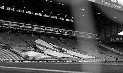 Πένθος στη Λιντς: Φίλαθλος «έφυγε» από ζωή κατά τη διάρκεια του αγώνα με τη Γιουνάιτεντ