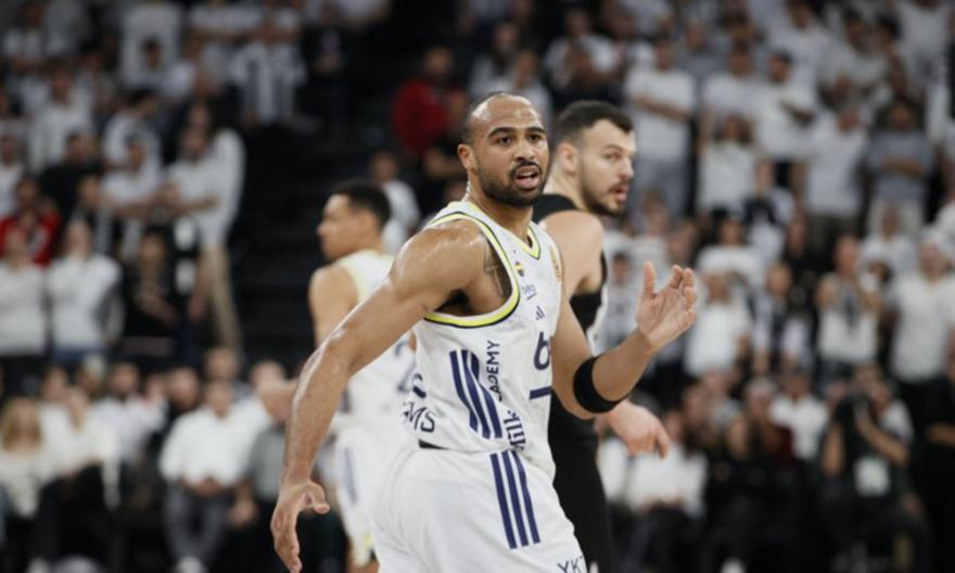 Έσπασε το αήττητο της Μπεσίκτας με 100άρα η Φενέρ πριν τον Ολυμπιακό!