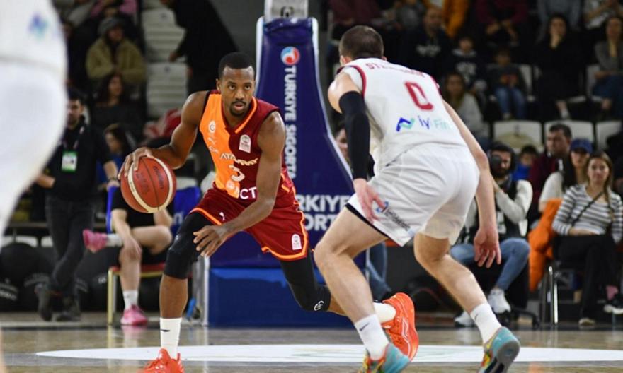 Άνετη Μανίσα, καθάρισε τη Γαλατασαραί!