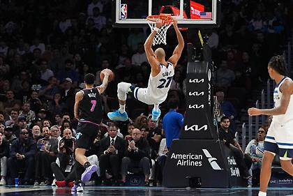 NBA: Νίκες για Τίμπεργουλβς, Ράπτορς και Σίξερς