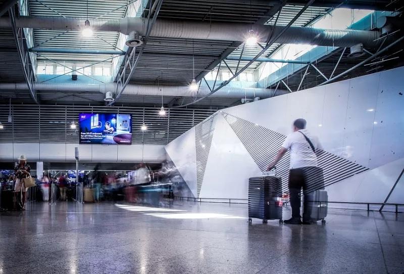 FIR Αθηνών: Τεχνικό πρόβλημα «μπλοκάρει» τις πτήσεις – Εκτελούνται έως 35 την ώρα