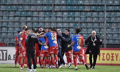 Παρελθόν Αντελέγιε, Προύντζος και Λαγωνίδης από τον Βόλο