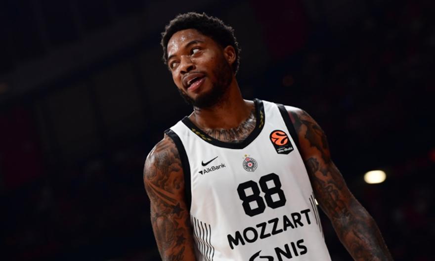 Άλλαξε η ώρα άφιξης Τζόουνς - Καθυστέρηση στην πτήση