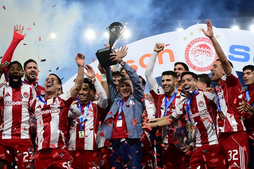 Ολυμπιακός: Το απίστευτο ρεκόρ που έχει με τις κούπες στα γήπεδα όλης της Ελλάδας!