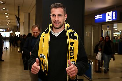 Τελειώνει με Βάργκα και προχωράει για χαφ η ΑΕΚ