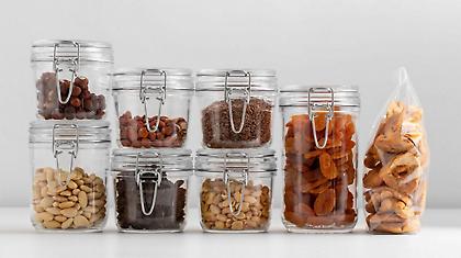 Πώς να αποθηκεύεις τους ξηρούς καρπούς (ώστε να διατηρούνται περισσότερο)