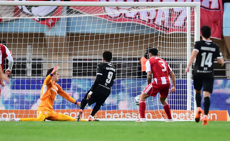 Ολυμπιακός: Το «5 στα 5» του «άσου» και η άλλη εικόνα με τον Πορτογάλο