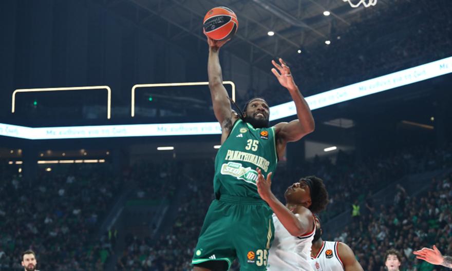 «Γκρέμισε» την μπασκέτα με απολαυστικό κάρφωμα ο Φαρίντ!