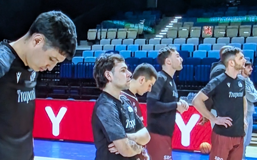 BCL: Το απόλυτο φιάσκο: Ξεκίνησε το ματς της Χολόν με την Τραπάνι των 5 παικτών!