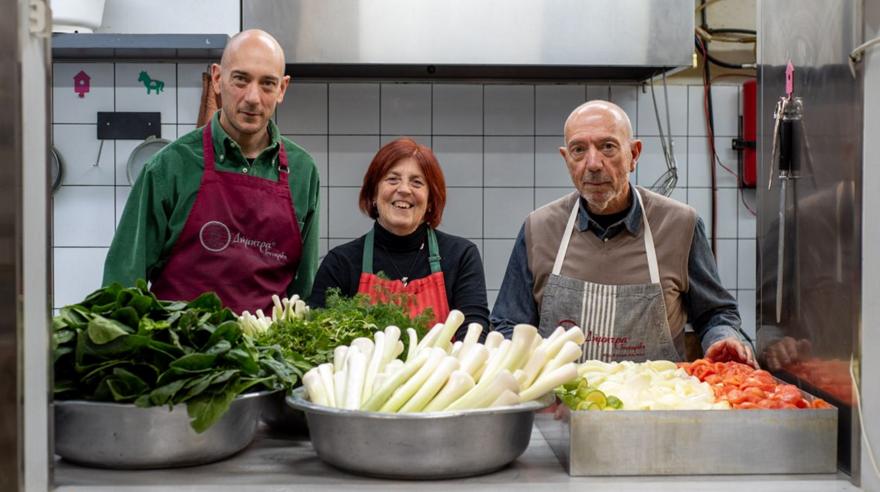 Οικογένεια Γουναρίδη: Τρεις γενιές πίτας και ζύμης στη Νέα Ιωνία