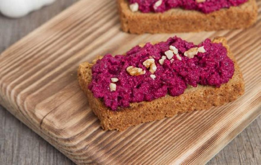 Πέστο παντζαριού με καρύδι