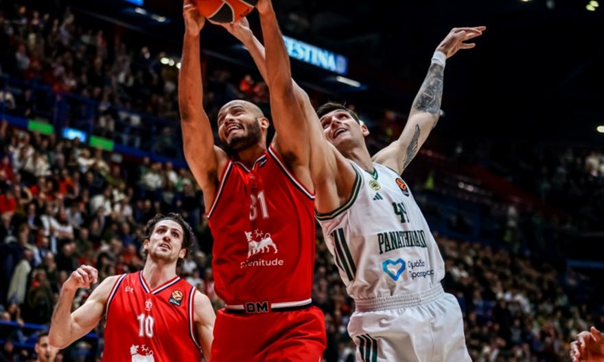 Πρόβλημα και με Σιλντς στην Αρμάνι Μιλάνο