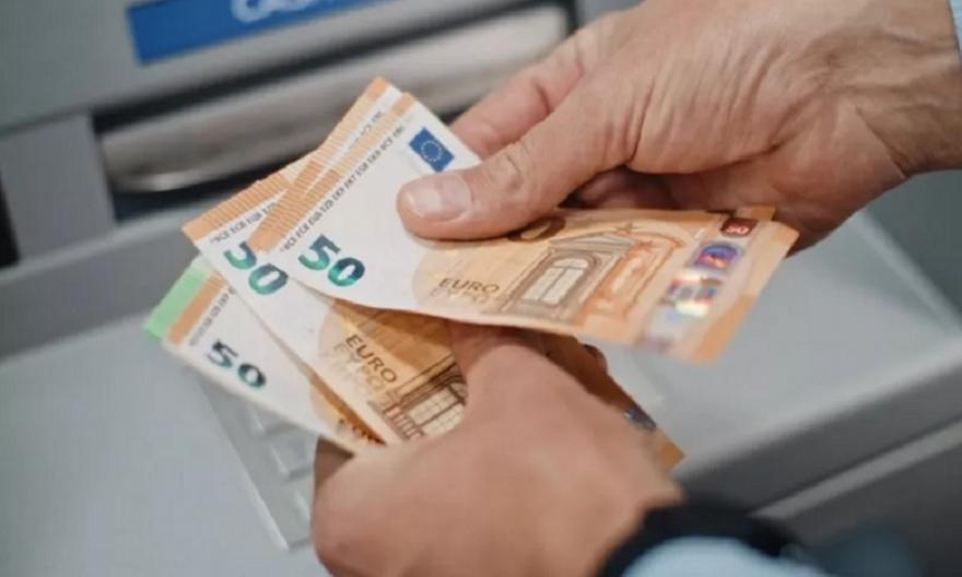 Πότε θα πληρωθούν συντάξεις και επιδόματα