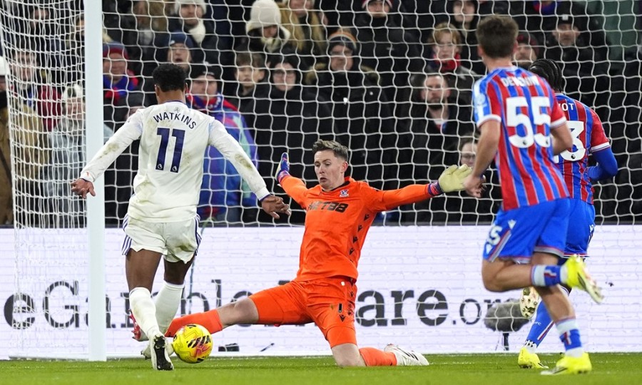 Κρίσταλ Πάλας-Άστον Βίλα 