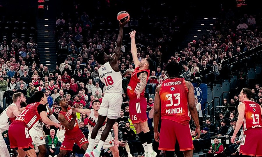 Μπάγερν Μονάχου-Μπασκόνια 