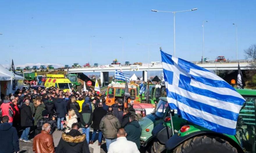 «Γολγοθάς» για τους εκδρομείς, ώρα μηδέν για τα μπλόκα