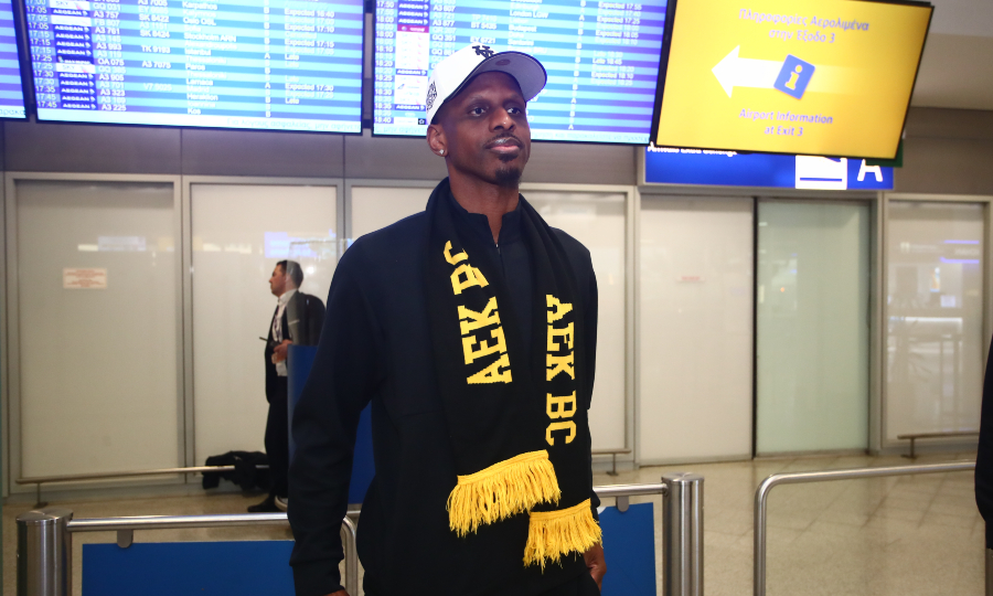 Νάναλι: Έφτασε στην Αθήνα για την ΑΕΚ