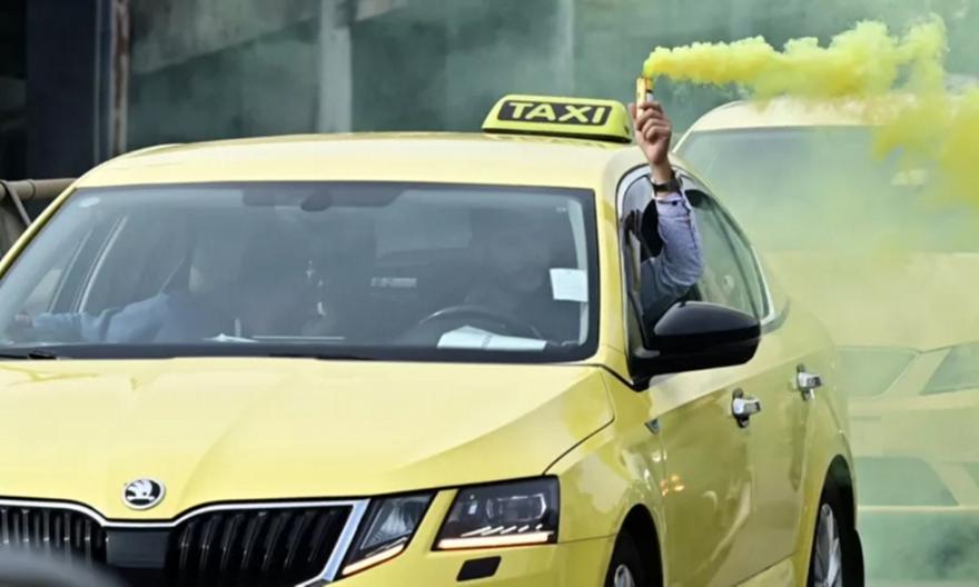 ΣΑΤΑ: 48ωρη απεργία για τις 13 και 14 Ιανουαρίου αποφάσισαν τα ταξί στην Αττική ΣΑΤΑ: 48ωρη απεργία για τις 13 και 14 Ιανουαρίου αποφάσισαν τα ταξί στην Αττική