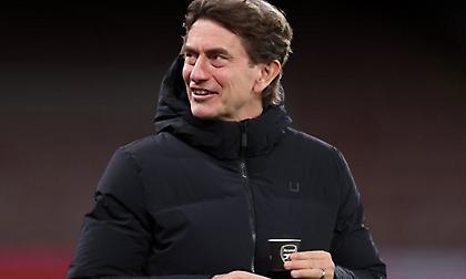 Ο κόουτς της Τότεναμ δικαιολογήθηκε για το ποτήρι της Άρσεναλ: «Θα ήμουν ηλίθιος να το κρατάω, αν το ήξερα...»