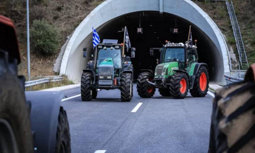 Τέλος χρόνου για τα μπλόκα, αρχίζουν πρόστιμα και κυρώσεις