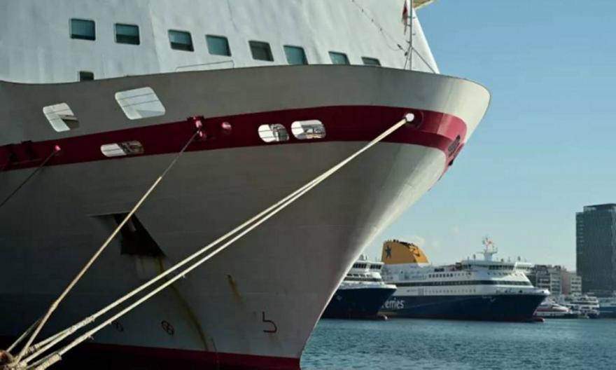 Δεμένα τα πλοία στα λιμάνια Ραφήνας και Λαυρίου