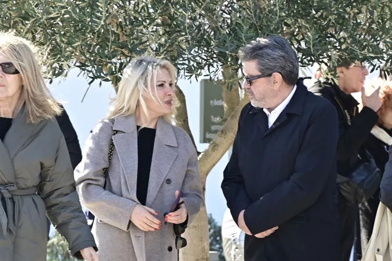 Θλίψη στο «τελευταίο αντίο» στον Γιώργο Παπαδάκη