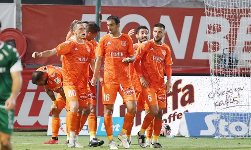 Καρμιώτισσα: Αφαίρεση βαθμών, κεκλεισμένων, πρόστιμο και μονοετής αποκλεισμός στον τραυματιοφορέα που χτύπησε διαιτητή!