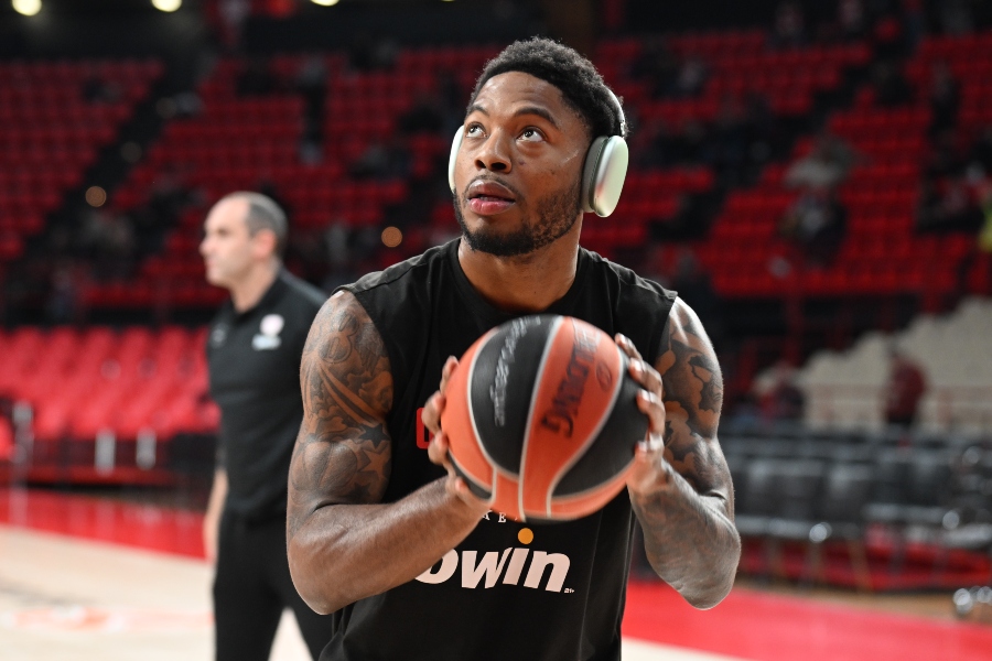 Ολυμπιακός; Το ζέσταμα του Ταϊρίκ Τζόουνς πριν το ματς με την Μπάγερν