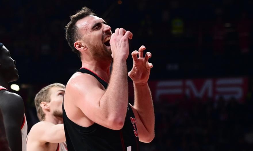 Μιλουτίνοφ: «Απολαμβάνω να παίζω σε αυτή την ομάδα - Όλοι μπορούν να κάνουν step-up και μετά το παιχνίδι είναι εύκολο»