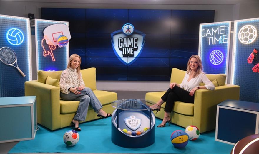 Η Έλενα Παπαβασιλείου βάζει γκολ στο ΟΠΑΠ Game Time με κλειστά μάτια