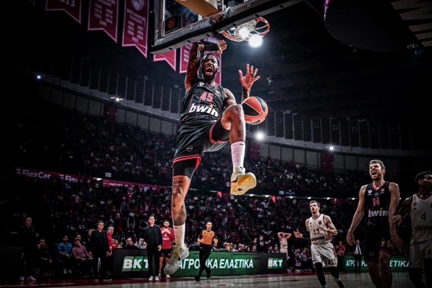 Έξαψη στην κερκίδα και παγωμάρα για τον Μόρις: Η παρακάμερα του Ολυμπιακού στη νίκη επί της Μπάγερν