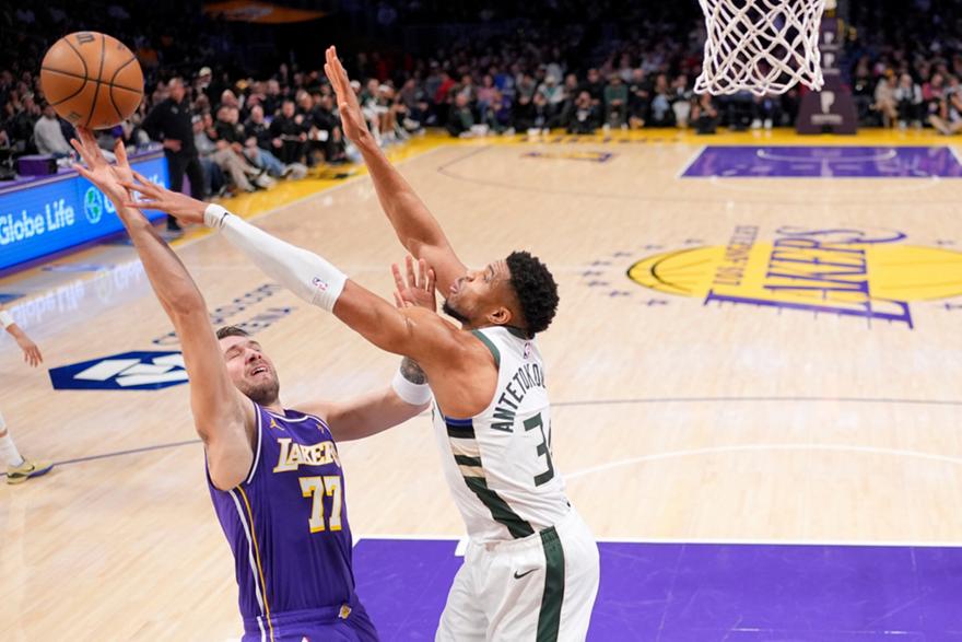 Ο Αντετοκούνμπο υπέγραψε το μεγάλο «διπλό» των Μπακς στο Λος Άντζελες