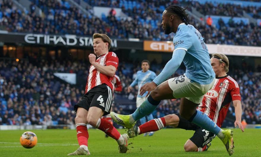 Διαστημική Σίτι με… 10 γκολ στη μεγαλύτερη νίκη της ιστορίας της και μαγικό ντεμπούτο από Σεμένιο!