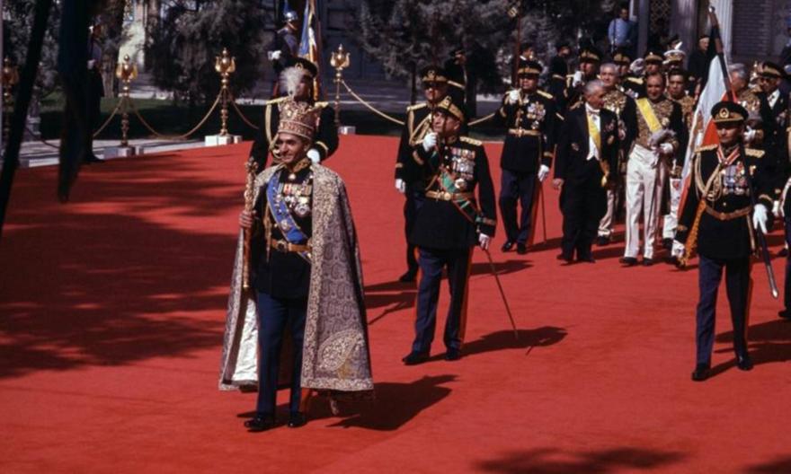 Παχλαβί: Η ιστορία της δυναστείας που ονειρεύεται να κυβερνήσει (πάλι) το Ιράν