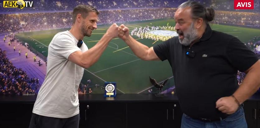 Ηλιόπουλος σε Βάργκα: «Ήσουν ένα δώρο για την ομάδα - Έκανα τα πάντα για να σε φέρω στην ΑΕΚ»