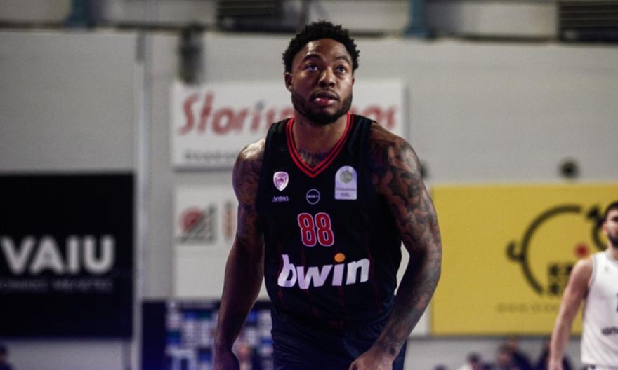 Έτρεχε με 120 στην Καρδίτσα με ρέκορντμαν Πίτερς και θετικότατο ντεμπούτο Τζόουνς ο Ολυμπιακός!