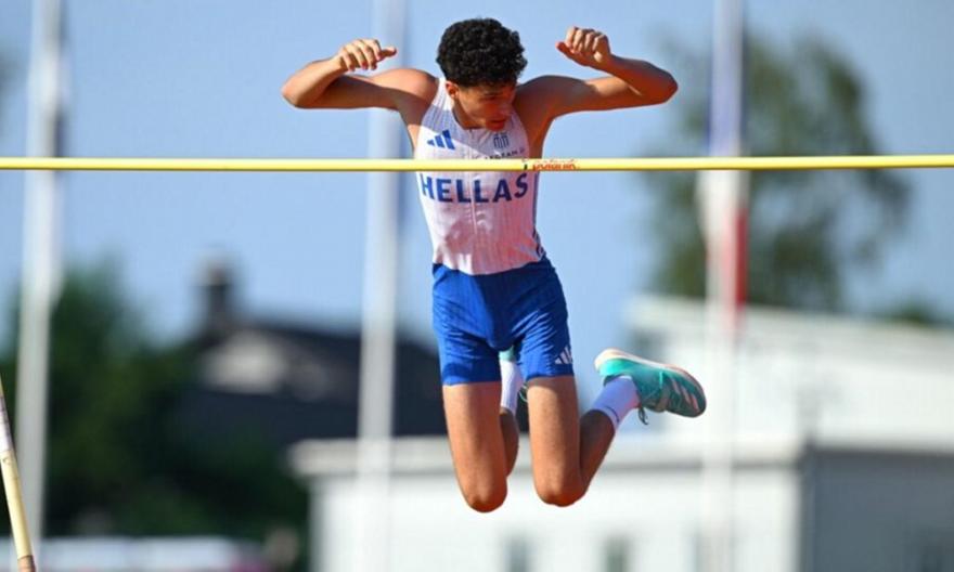 Πρωτιά για Παπαναστασίου στη Σόφια